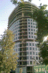 26.09.2008 г. Продолжение остекления фасадов здания бизнес-центра, монтаж инженерных систем.